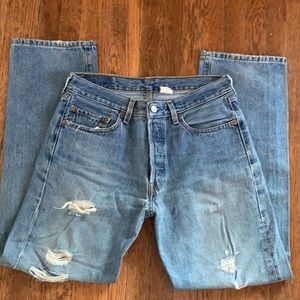 Distressed Levis Straight Leg High Waist